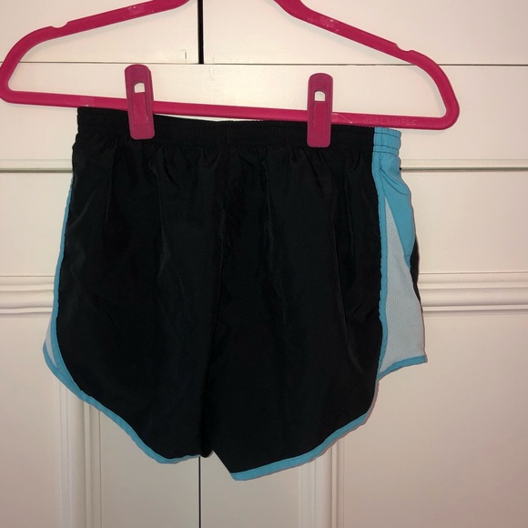 Nike shorts - Picture 2 of 3